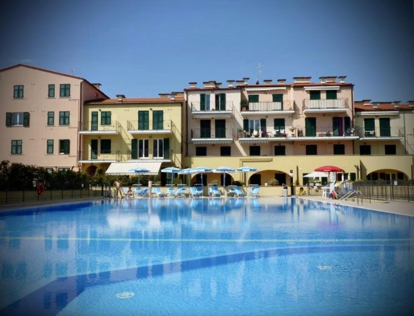 Studio Mer Piscine Cala Di Sole Imperia Italie Mono Locale Une Seule Piece エクステリア 写真