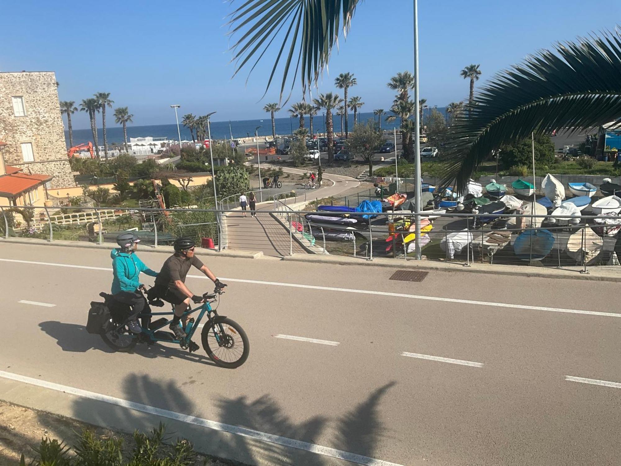 Studio Mer Piscine Cala Di Sole Imperia Italie Mono Locale Une Seule Piece エクステリア 写真